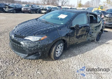 2018 Toyota Corolla Le z USA, uszkodzony, nr VIN 2T1BURHE3JC089538